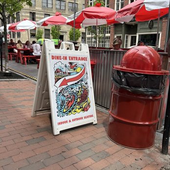 The Highroller Lobster - Cute patio - Seafood Near Me - Portland, Maine
