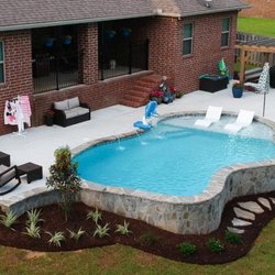 Robert's Pools - Beautiful Gunite Pool with flagstone retaining wall