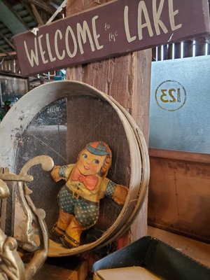 Retherford's Antiquities & Auction Services by null