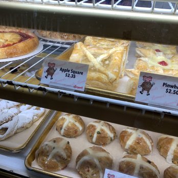 Leonard's Bakery - Bakeries Near Me - Honolulu, Hawaii