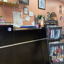 Star Threading & Hair Salon - (1/2026)