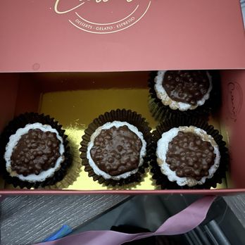 Carrara's - Desserts Near Me - Agoura Hills, California