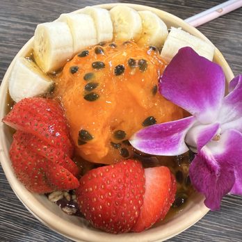 Island Vintage Coffee - Lilikoi acai bowl - Coffee & Tea Near Me - Lahaina, Hawaii Island Vintage Coffee - Lilikoi acai bowl - Coffee & Tea Near Me - Lahaina, Hawaii