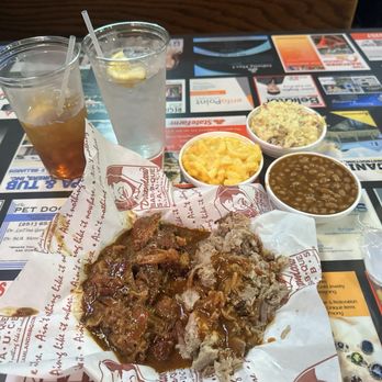 Dreamland BBQ - Rib tip, pulled pork, Mac and cheese, baked beans, and potato salad - Barbeque Near Me - Mobile, Alabama Dreamland BBQ - Rib tip, pulled pork, Mac and cheese, baked beans, and potato salad - Barbeque Near Me - Mobile, Alabama