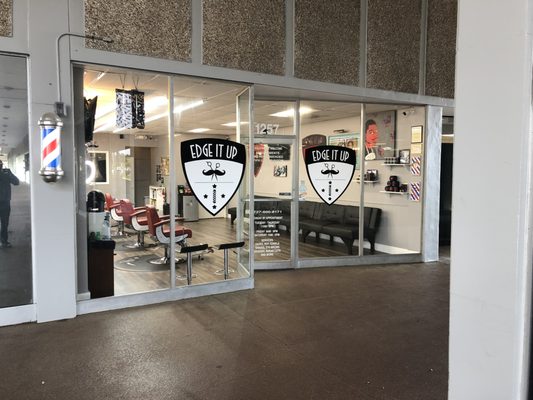 Edge It Up Hair Studios