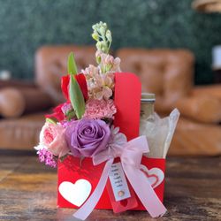 Amore Dolce Flowers - A nice Valentine's Day gift with some coffee and flowers