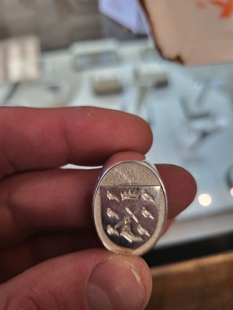 PLATINUM AND GOLD JEWELERS Updated August 2024 20 Photos & 16