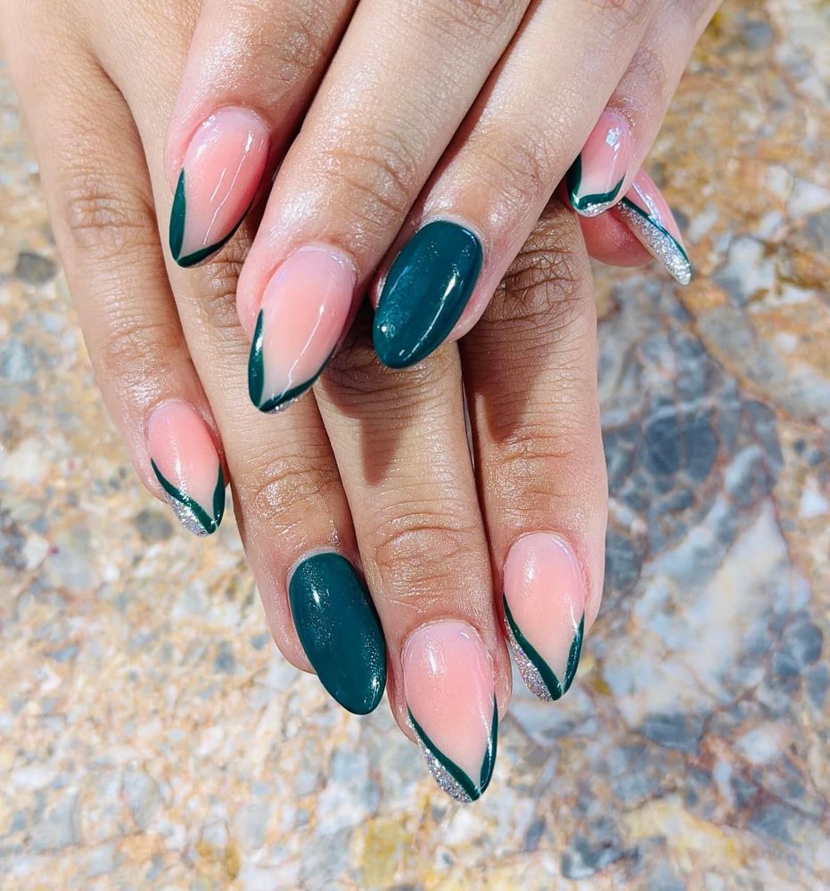 Ruby Hair N Nails Logo