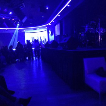 Giggles Nightclub - Dance Clubs Near Me - Glendale, California