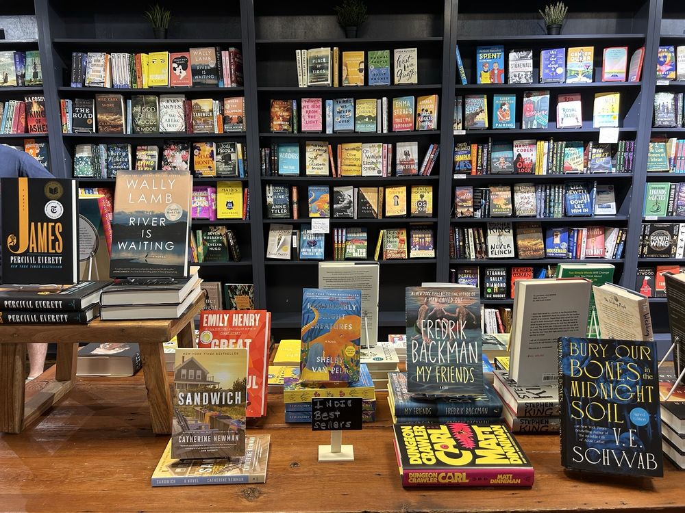 Northport Books Logo