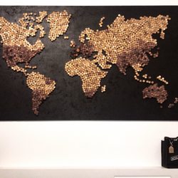 BottlesUp! - Wine cork art in BottlesUp!