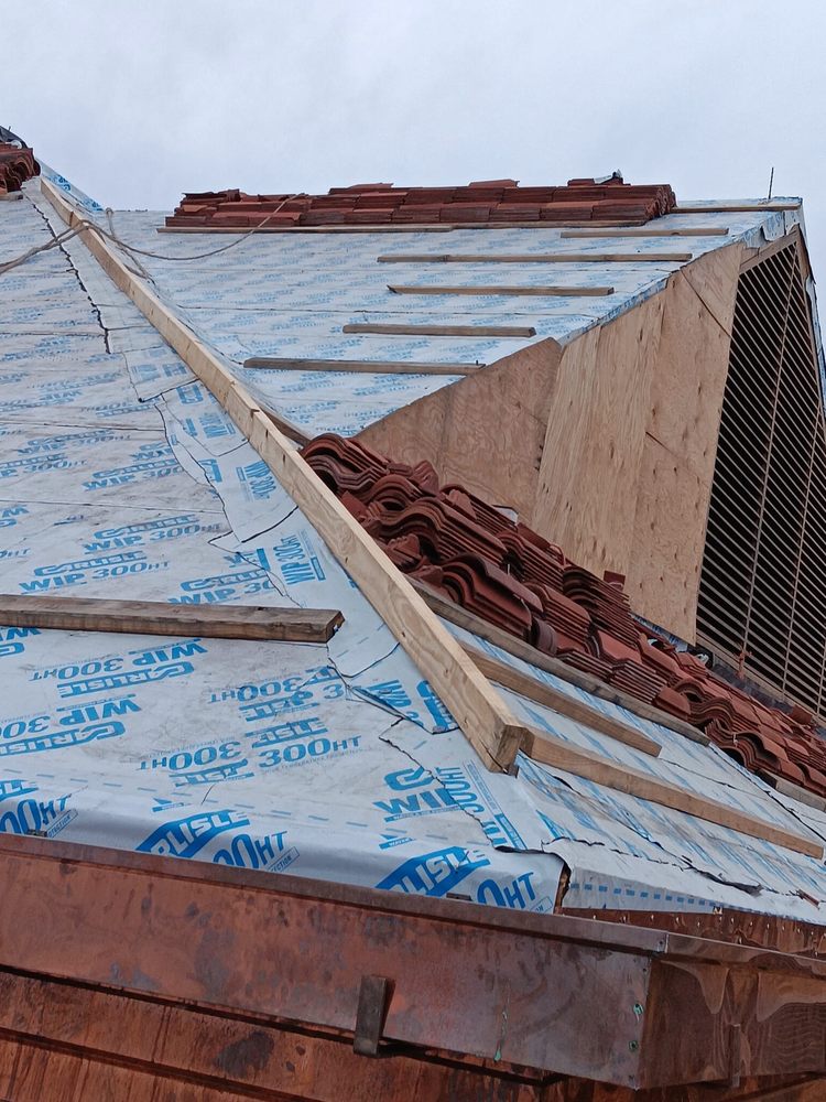 Slide of Ventov Roofing