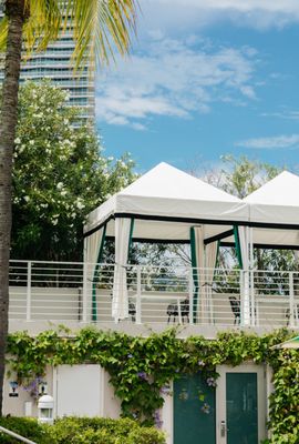 Kimpton Surfcomber Hotel by null