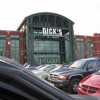 DICK'S Sporting Goods - Sports Wear Near Me - Schaumburg, Illinois