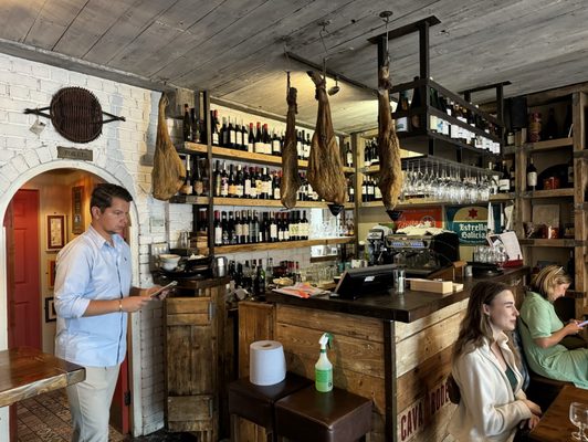 Cava Bodega by null