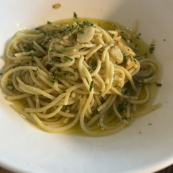 Luogo - Pasta in oil and Garlic - Italian Near Me - Nashville, Tennessee Luogo - Pasta in oil and Garlic - Italian Near Me - Nashville, Tennessee