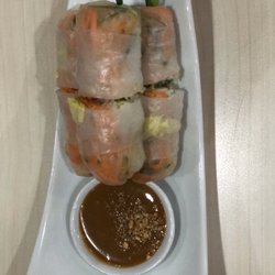 Tra Vinh - Fresh vegetarian spring rolls