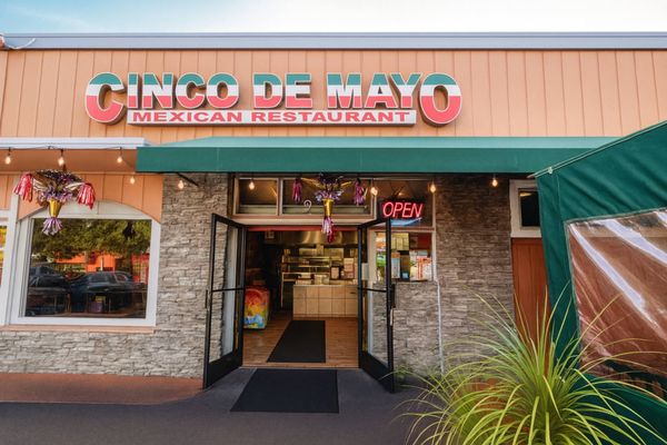 Restaurant Cinco de Mayo by null