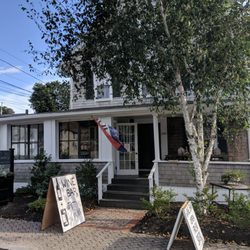Trevor's - Entrance