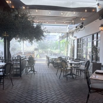 The Henry - Outdoor dining - New American Near Me - Phoenix, Arizona The Henry - Outdoor dining - New American Near Me - Phoenix, Arizona