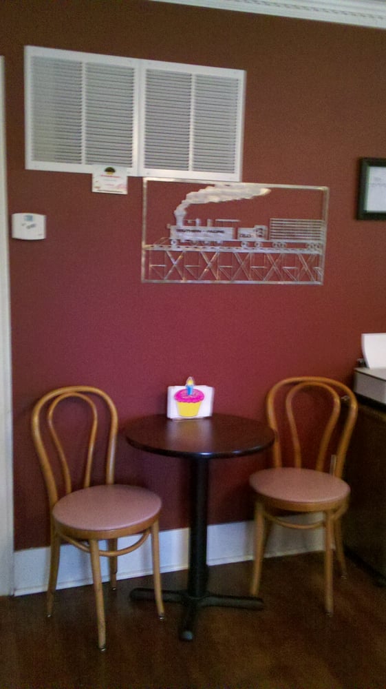 THE CUPCAKE HOUSE Updated September 2024 2615 Silverton Rd N, Salem, Oregon Desserts