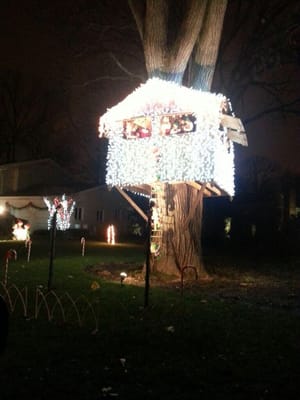 Lincolnwood Christmas Lights 2022 Lincolnwood Towers Christmas Lights 3436-3468 W North Shore Ave Lincolnwood,  Il Tourist Information - Mapquest