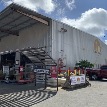 Re-use Hawaii - Entrance - Building Supplies Near Me - Honolulu, Hawaii