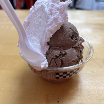 Ashley's Ice Cream - Bittersweet chocolate - Ice Cream & Frozen Yogurt Near Me - New Haven, Connecticut Ashley's Ice Cream - Bittersweet chocolate - Ice Cream & Frozen Yogurt Near Me - New Haven, Connecticut