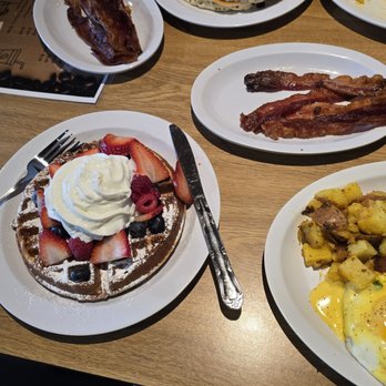 The Hamilton Diner - Diners Near Me - Seekonk, Massachusetts The Hamilton Diner - Diners Near Me - Seekonk, Massachusetts