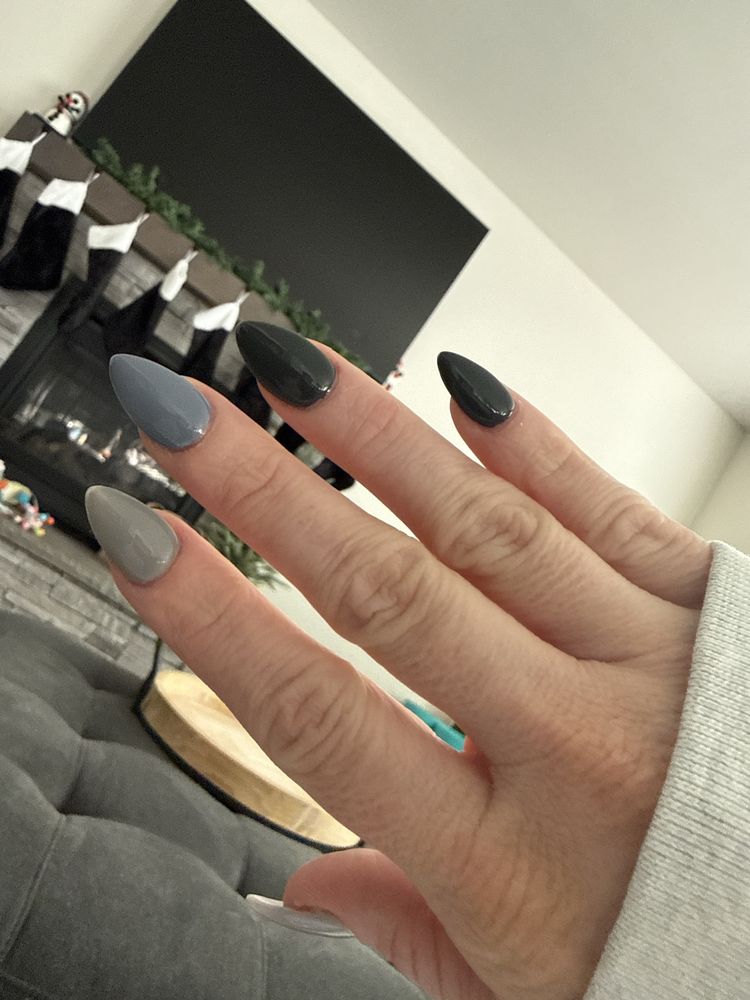 Vip Nails and Spa Logo