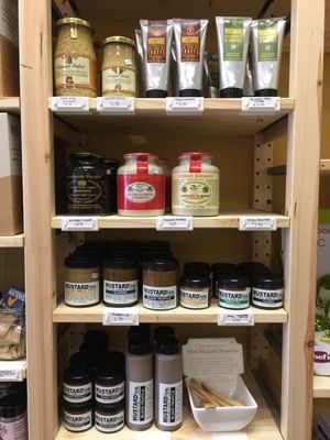 Olive del Mondo: Olive Oils, Vinegars & Vegan Mini Mart by null