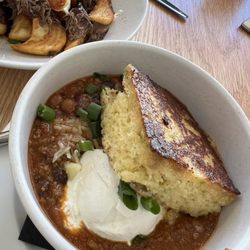 Honeycomb Grill - Bison chili and jalapeño honey corn bread