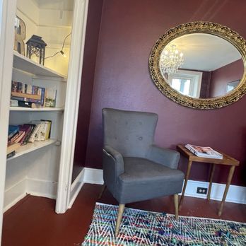 Colonial Cafe - Cafes Near Me - Mount Holly, New Jersey