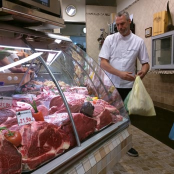 Chef in a Day - Chef Federico explaining how to select meats - Cooking Classes Near Me - Rome, RM