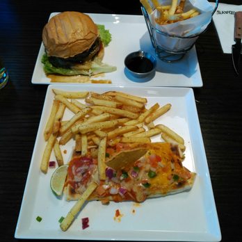 Friday's - American Near Me - Madrid, M