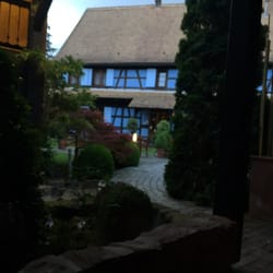 Hôtel à La Ferme - Quaint "bleu house"!