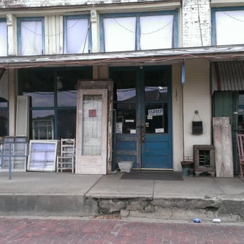 Walnut Street Market - The front of the store from the street - Antiques Near Me - Jefferson, Texas Walnut Street Market - The front of the store from the street - Antiques Near Me - Jefferson, Texas