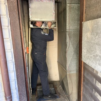 Max Air HVAC - Checking if the plenum insulated on the inside - Heating & Air Conditioning/HVAC Near Me - Escondido, California Max Air HVAC - Checking if the plenum insulated on the inside - Heating & Air Conditioning/HVAC Near Me - Escondido, California