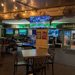 60Fore Bar & Grill - Patio area