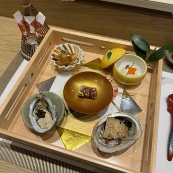 Kame Omakase - Appetizers: Oyster, Yahata Maki, Shirako with Sawagani, Shiraae, Awabi - Japanese Near Me - Las Vegas, Nevada