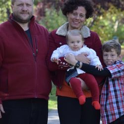 Waleli Wellness - A supportive family and a happy home helps to make the mind/body/spirit connection solid (Dr. Ro with Family)