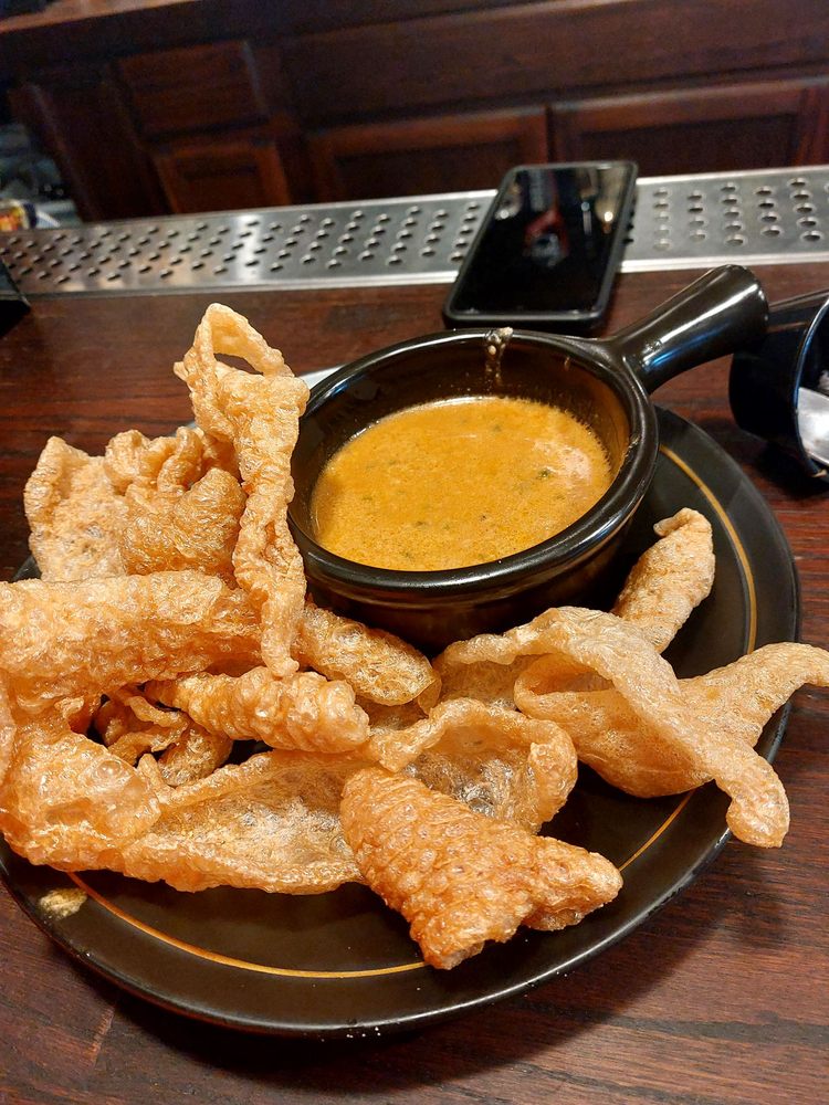 2 GINGERS INN Updated October 2024 45 Photos & 15 Reviews 1118 E