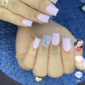 Unique Nails and Spa - Nail Salons Near Me - Hesperia, California