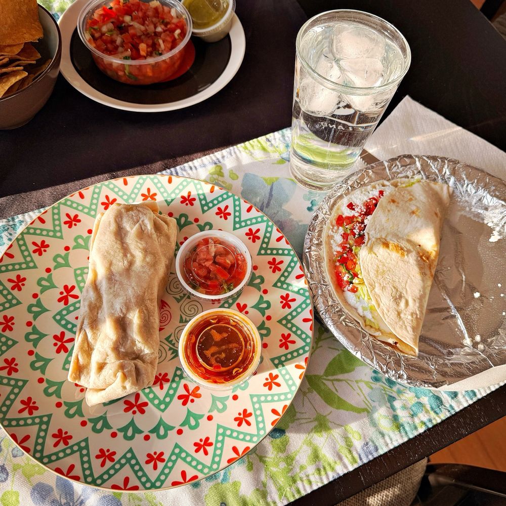Food from Cocina Elvis