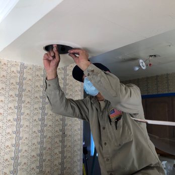 Ramirez Power Electric - Remodel of old kitchen! Hello recessed lights. - Electricians Near Me - Valley village, California Ramirez Power Electric - Remodel of old kitchen! Hello recessed lights. - Electricians Near Me - Valley village, California