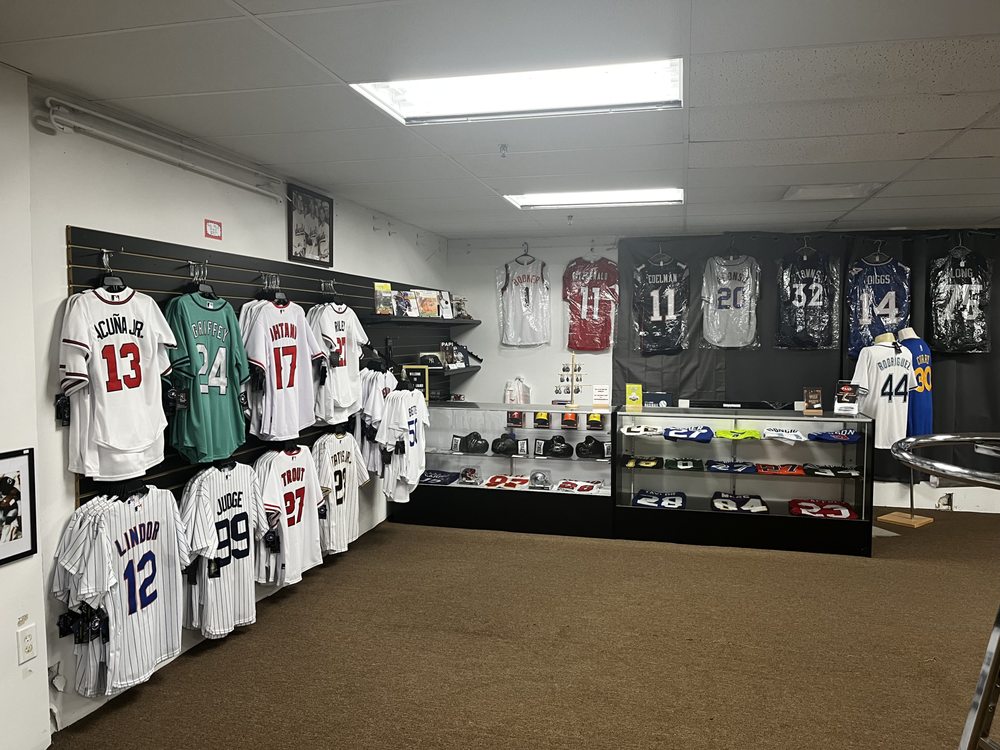 BASES LOADED MEMORABILIA Updated June 2024 12 Photos 2710 N