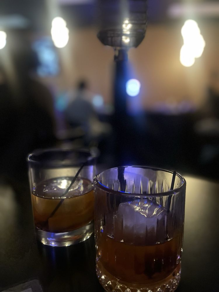 THE R&B COCKTAIL LOUNGE Updated August 2024 11 Photos 3151 College Dr, Baton Rouge