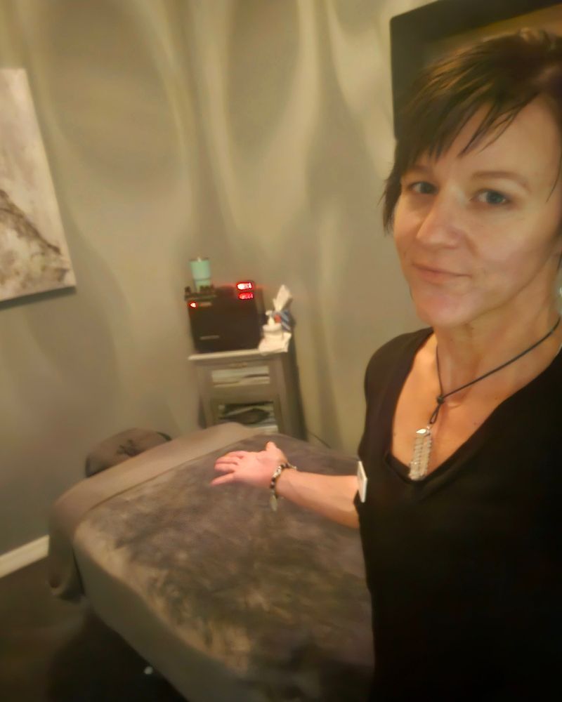 CHANDRA CASTANZA, LMT Updated September 2024 Holiday, Florida