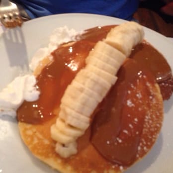 The Benedict - Pancakes with Dulce de Leche and Bananas - Breakfast & Brunch Near Me - Barcelona, B The Benedict - Pancakes with Dulce de Leche and Bananas - Breakfast & Brunch Near Me - Barcelona, B