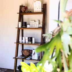 Luminous Skin Kona - Entryway